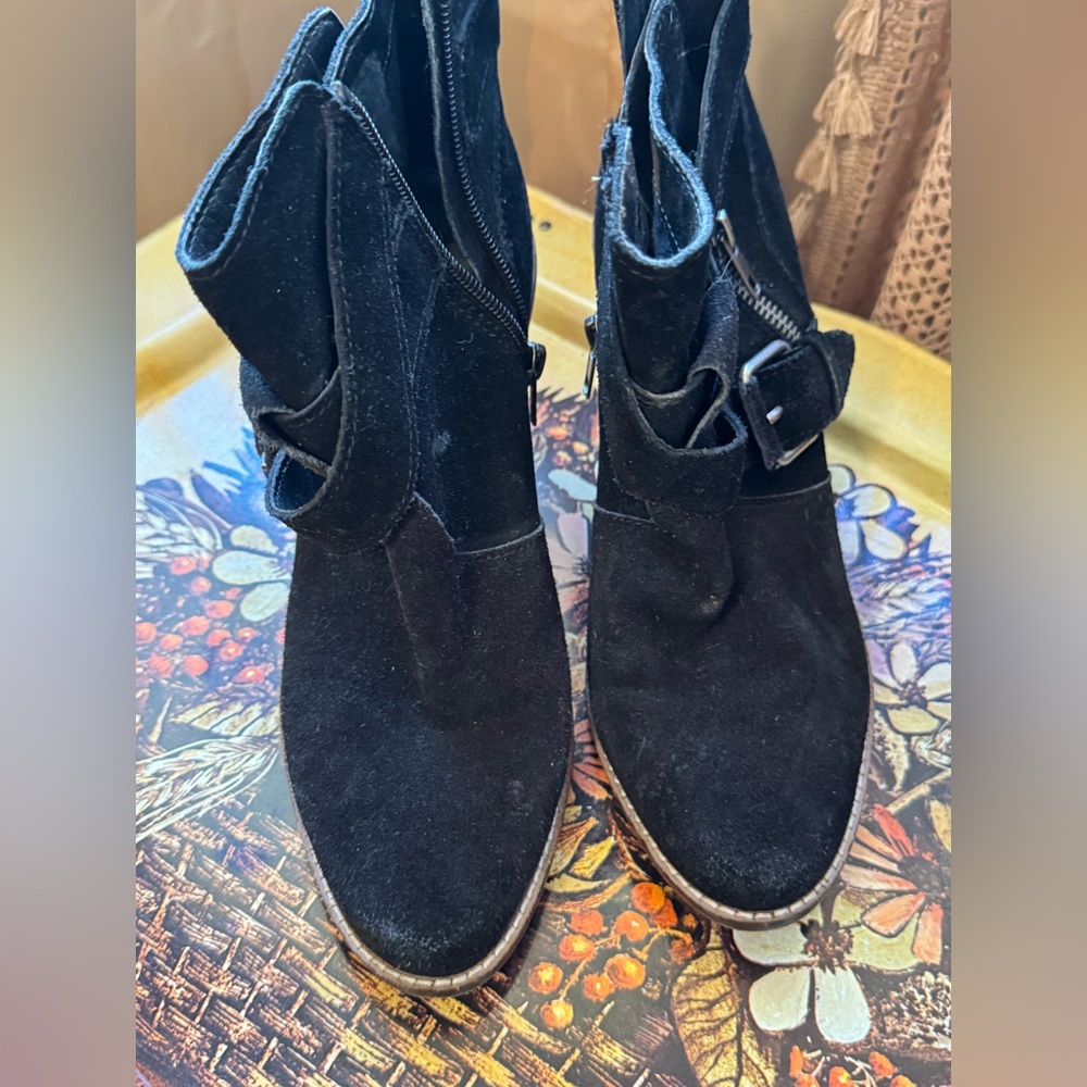 Dolce Vida Black Ankle Boots - Picture 5 of 7